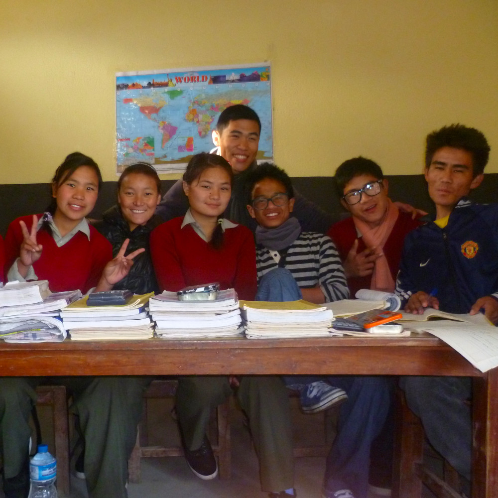 Khai-Thai mit Schülerinnen und Schülern der 9. Klasse der Snowland School in Nepal