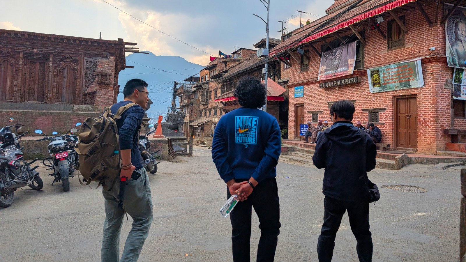 Khai-Thai mit seinen langjährigen Partnern und Freunden Rajeev und Vishal in Nepal