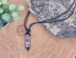 Preview: Handgefertigter Schiefer-Gestein-Anhänger aus Nepal mit farbigem Gebetsmühlen-Motiv und Mantra Om Mani Padme Hum