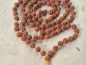 Preview: Rudraksha-Mala mit 108 einzeln geknoteten Samen · Dharmapala