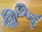 Preview: Stola 70x200cm mit Strickmuster | 100% Kaschmir, Taubenblau-Weiß | Handgemacht, WSDO - EINZELSTÜCK