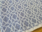 Preview: Stola 70x200cm mit Strickmuster | 100% Kaschmir, Taubenblau-Weiß | Handgemacht, WSDO - EINZELSTÜCK
