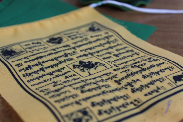 25 traditionelle tibetische Gebetsfahnen