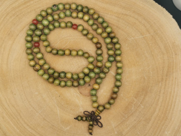 Holz Mala-Kette mit Textil-"Dorje" | 108+1 Perlen, olivgrün