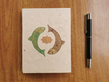 Kleines Lokta-Notizbuch | Motiv: Fische | ca. 12x15cm, ~40 Seiten, Farbe auswählbar