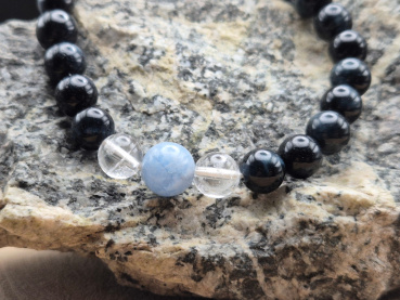 Falkenauge Mala-Armband mit Himalaya Kristallen & Aquamarin – handgefertigt in Nepal