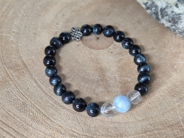 Falkenauge Mala-Armband mit Himalaya Kristallen & Aquamarin – handgefertigt in Nepal