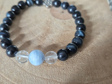 Falkenauge Mala-Armband mit Himalaya Kristallen & Aquamarin – handgefertigt in Nepal