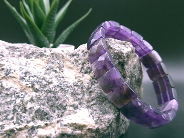 Amethyst Armband Damen & Herren – Rechteckige Edelsteinperlen, Handgemacht, Elastisch, Heilstein Schmuck