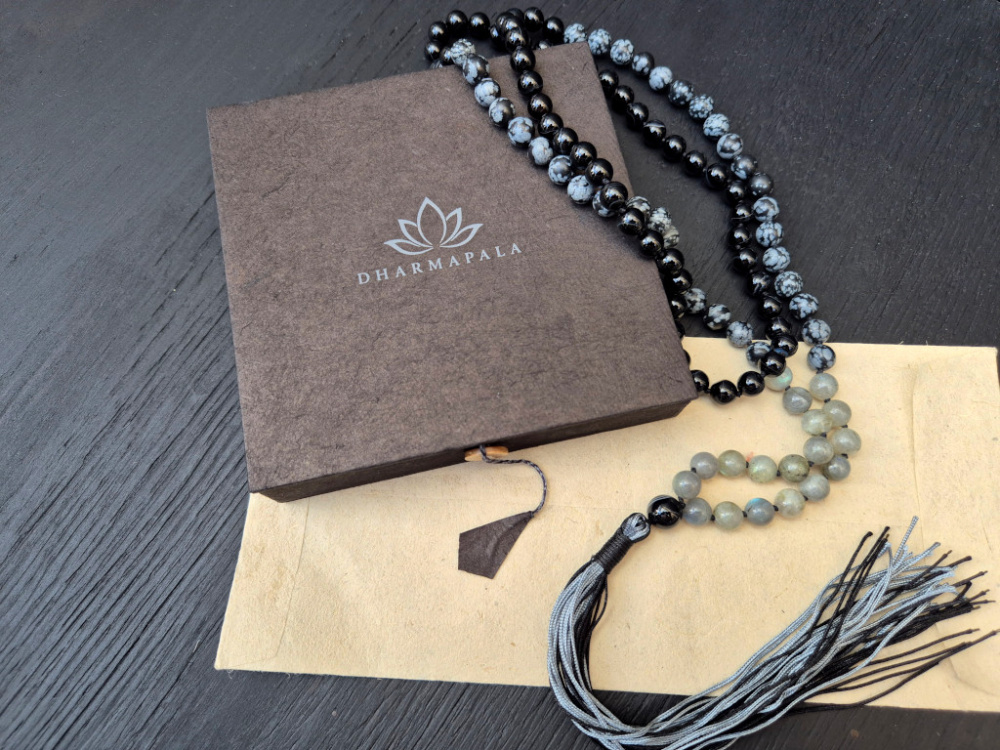 Mala aus Obsidian, Labradorit und schwarzem Achat · Dharmapala