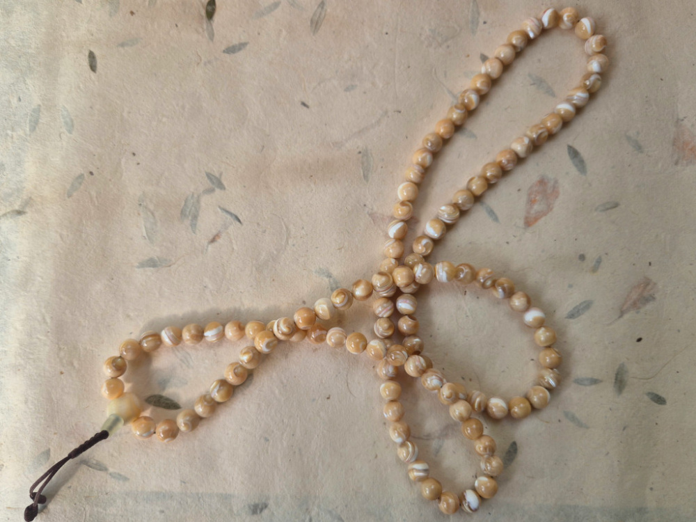 Perlmutt-Mala aus Nepal - Dharmapala