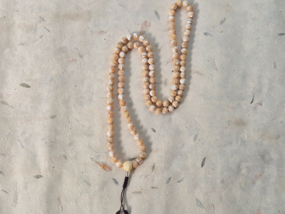 Perlmutt-Mala aus Nepal - Dharmapala