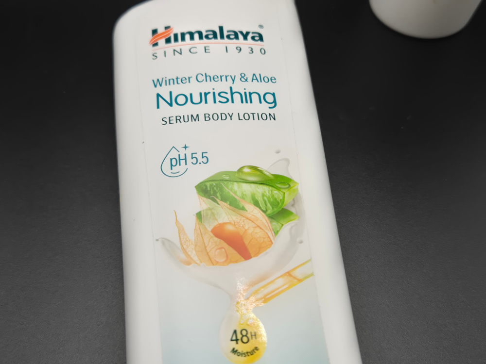 Preview: Himalaya Winter Cherry & Aloe Nourishing Serum Body Lotion mit Aloe Vera und Ashwagandha – feuchtigkeitsspendende Körperlotion für trockene Haut, 200 ml.