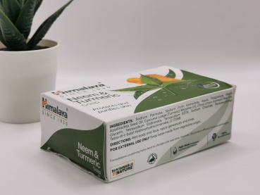 Himalaya Neem & Turmeric Seife – ayurvedische Pflanzenseife mit Neem und Kurkuma für die tägliche Reinigung von Händen und Körper, 125 g.