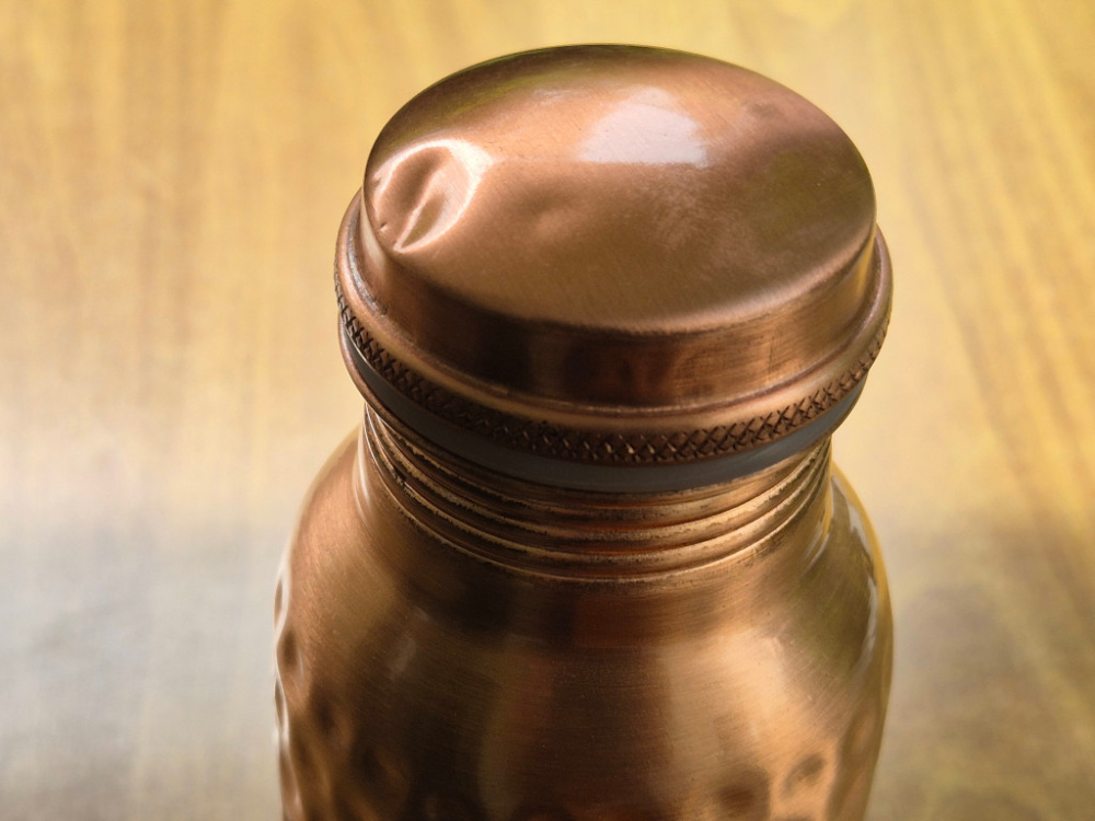 Preview: B-Ware | Kupfer Trinkflasche 1 Liter – Handgemacht mit Musterung