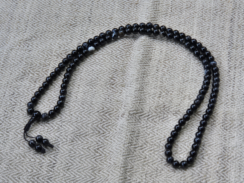Preview: Schwarze Achat Mala-Gebetskette | 108+1 Perlen | ca. 8 mm