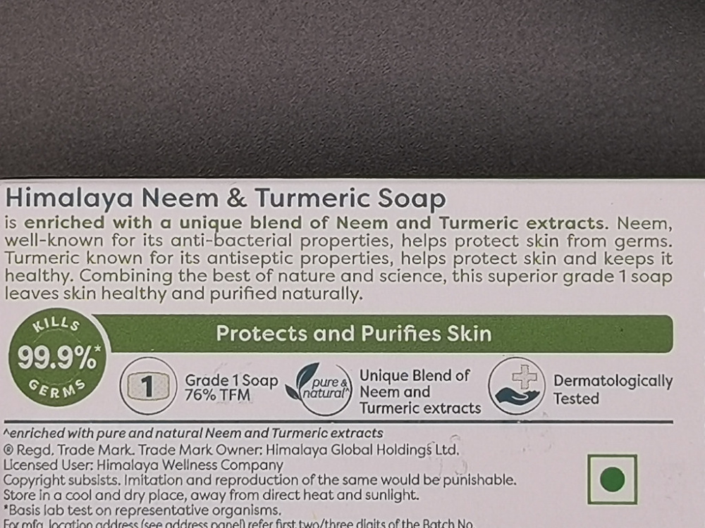 Preview: Himalaya Neem & Turmeric Seife – ayurvedische Pflanzenseife mit Neem und Kurkuma für die tägliche Reinigung von Händen und Körper, 125 g.