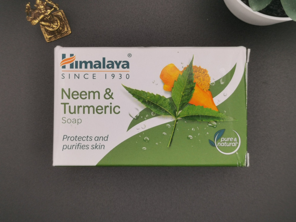 Preview: Himalaya Neem & Turmeric Seife – ayurvedische Pflanzenseife mit Neem und Kurkuma für die tägliche Reinigung von Händen und Körper, 125 g.