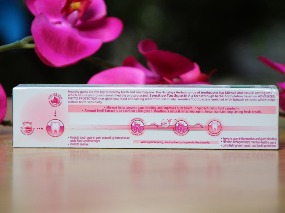 Preview: Ayurveda Zahnpasta Sensitive | 80g, Himalaya™
