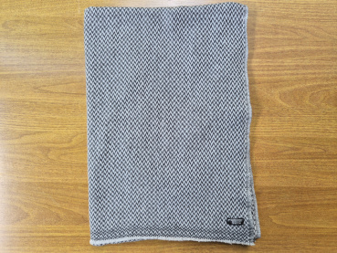 Stola 70x200cm mit Strickmuster | 100% Kaschmir, Grau-Weiß | Handgemacht, WSDO - EINZELSTÜCK