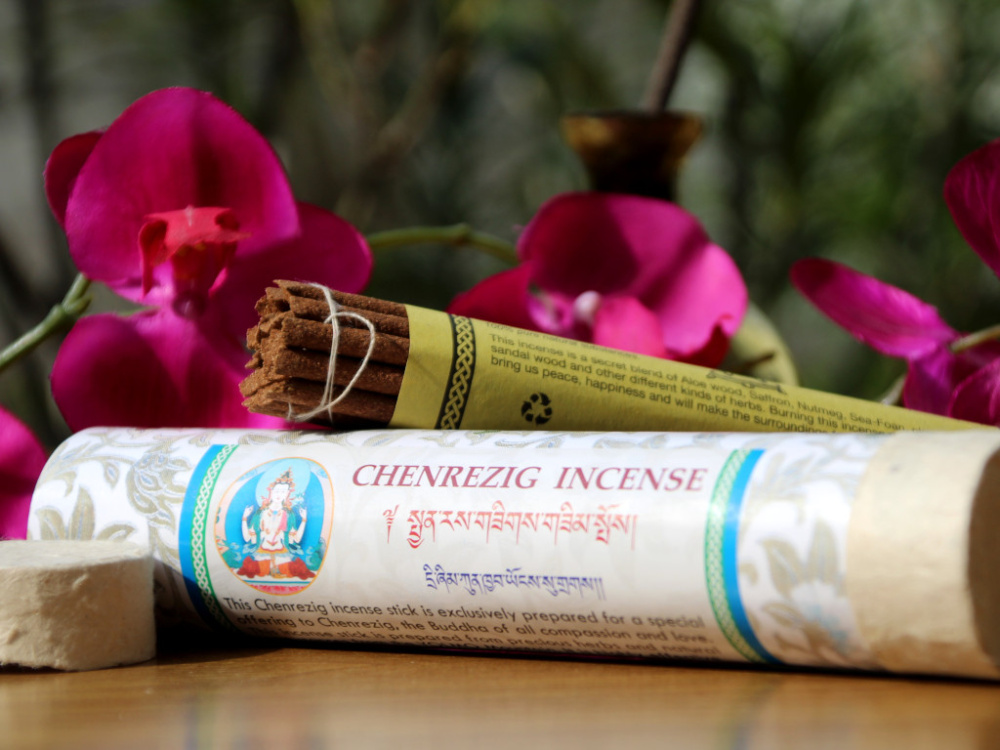 Preview: Chenrezig Räucherstäbchen – handgerollt in Nepal, 100 % natürlich, ohne Holzträger