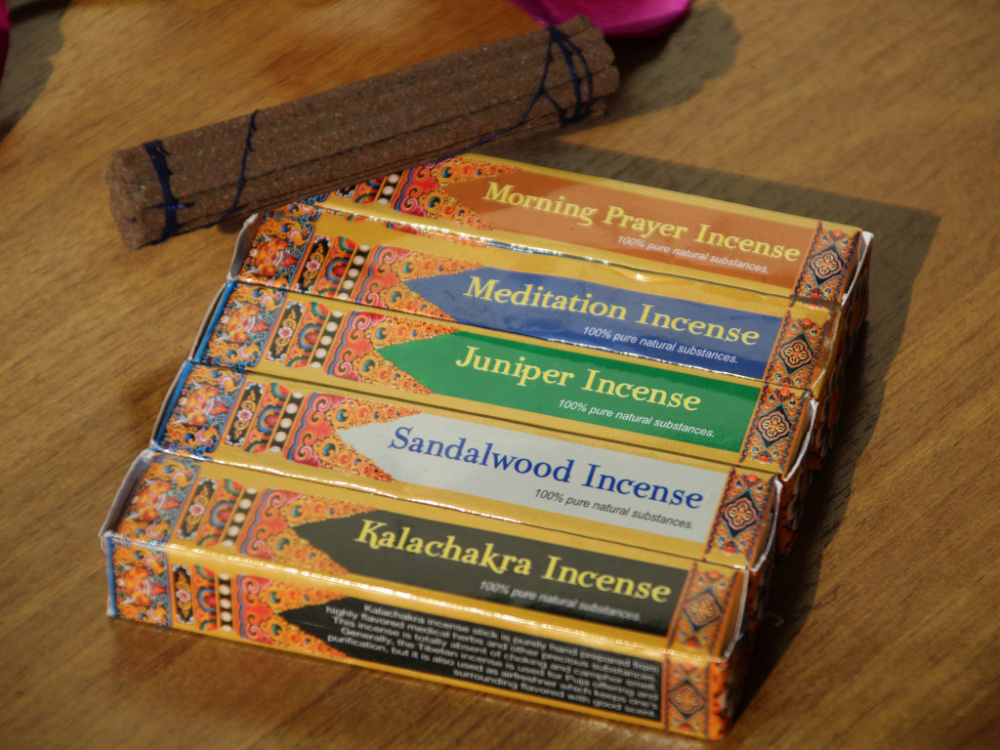 Preview: Räucherstäbchen Geschenk-Set Mini-Mix – 5 Sorten, handgerollt, ohne Holzträger