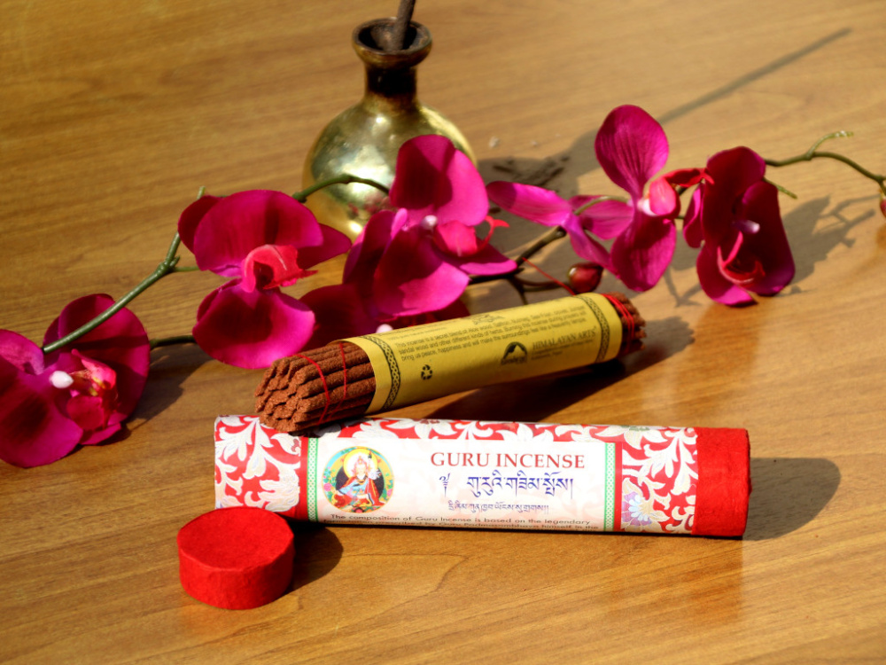 Preview: Guru Rinpoche Räucherstäbchen – handgerollt in Nepal, 100 % natürlich, ohne Holzträger