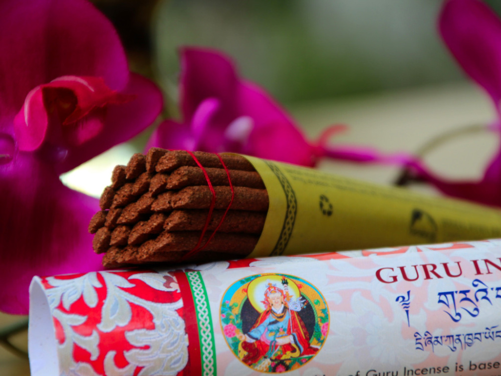 Guru Rinpoche Räucherstäbchen – handgerollt in Nepal, 100 % natürlich, ohne Holzträger