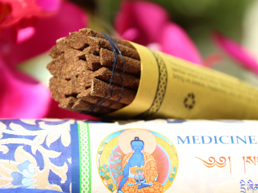 Preview: Medicine Buddha Räucherstäbchen – handgerollt in Nepal, 100 % natürlich, ohne Holzträger