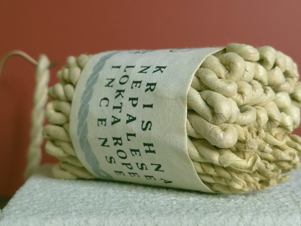 Preview: Krishna Rope Incense mit Sandelholz | Stupa Incense Nepal
