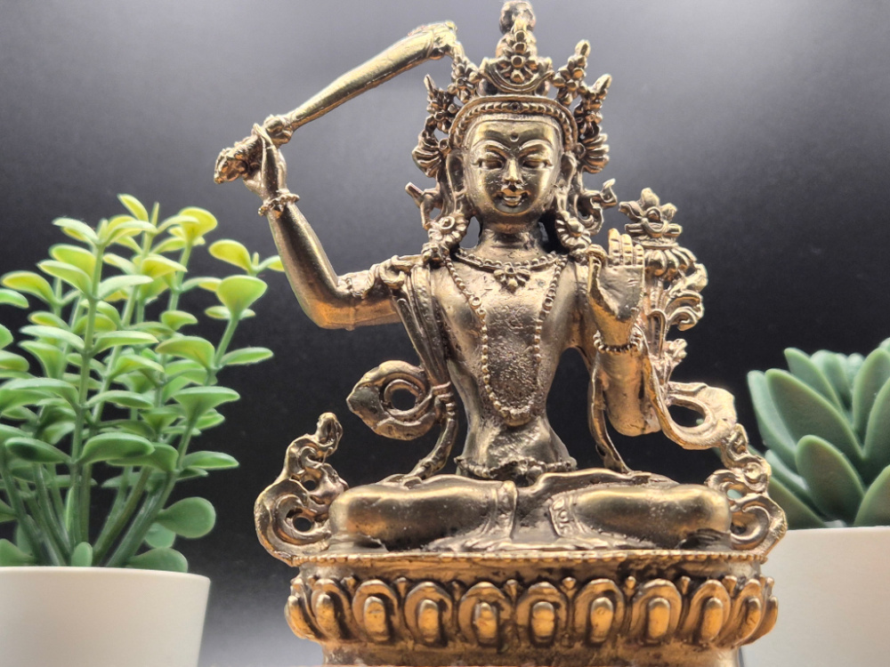 Preview: Manjushri Figur aus Messing in goldener Optik | 11cm; ca.370g