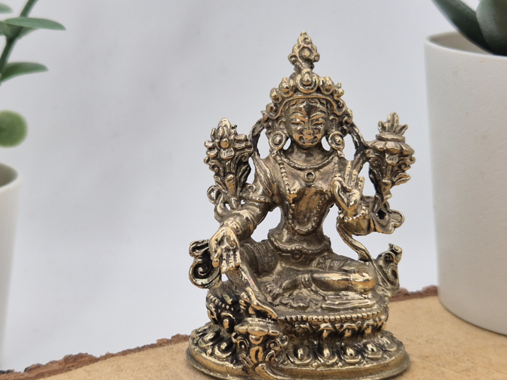 Preview: Grüne Tara aus Messing | Mini Statue | 6 cm | Handgefertigt in Nepal
