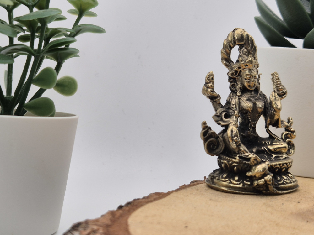 Preview: Laxmi aus Messing | Mini Statue | 6 cm | Wohlstandsgöttin | Handgefertigt in Nepal