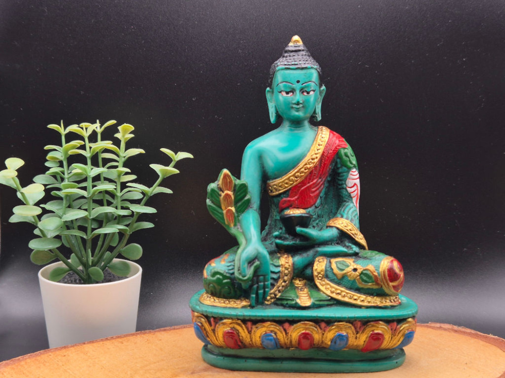 Handbemalte Medizin Buddha Statue aus Resin aus Nepal mit Heilpflanze und Almosenschale