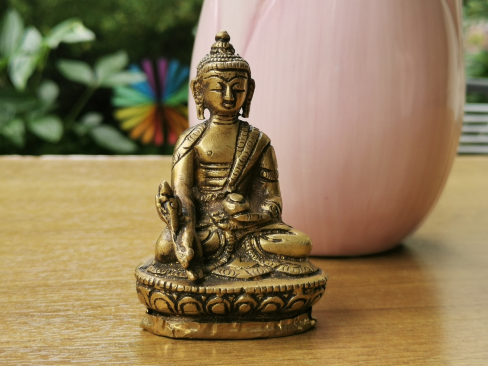 Preview: Kleiner Medizin Buddha aus Messing | 8cm, ca. 225g