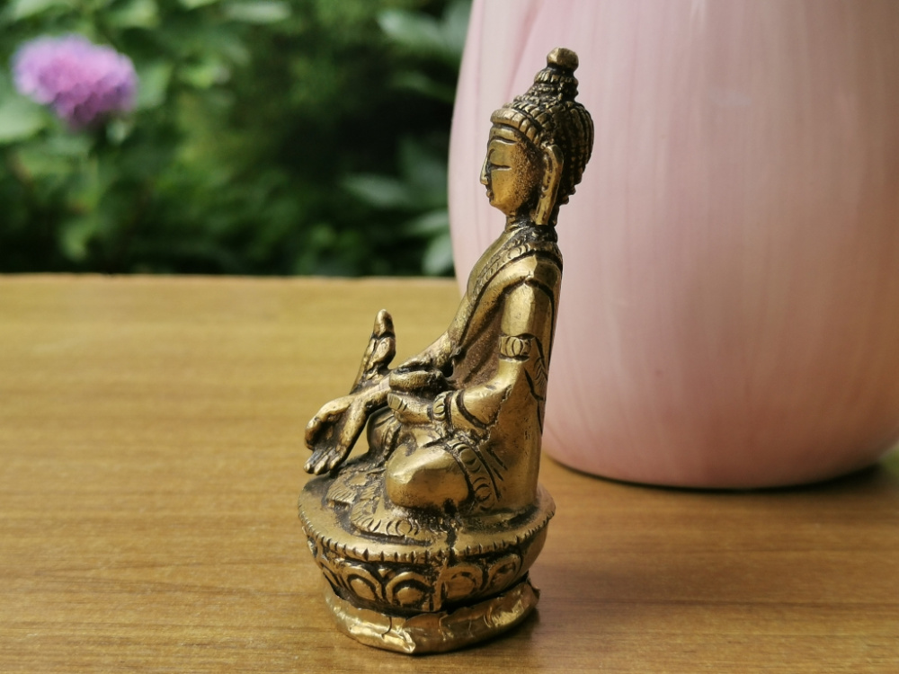 Preview: Kleiner Medizin Buddha aus Messing | 8cm, ca. 225g