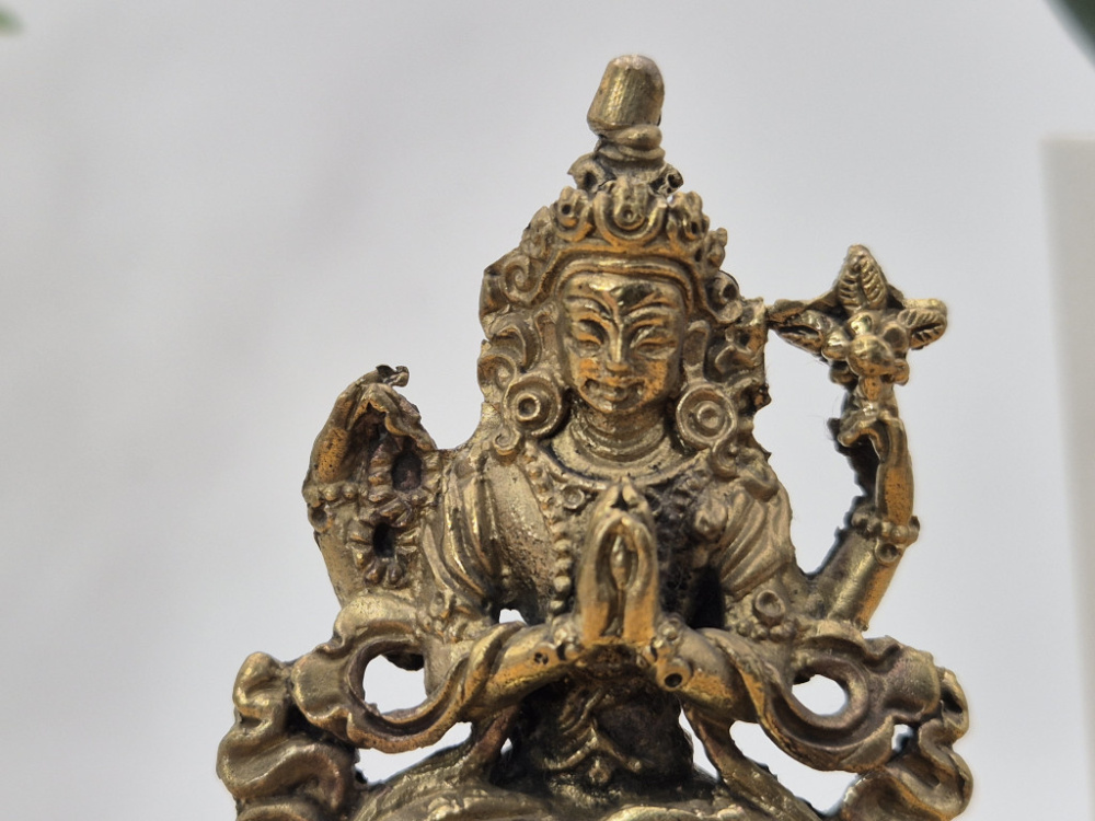 Preview: Chenrezig / Avalokiteshvara aus Messing | Mini Statue | ca. 5,8 cm | Handgefertigt in Nepal
