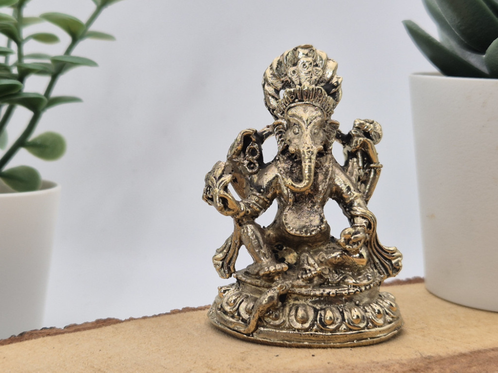 Ganesha aus Messing | Mini Statue | 6,2 cm | Nepali Style | Handgefertigt in Nepal