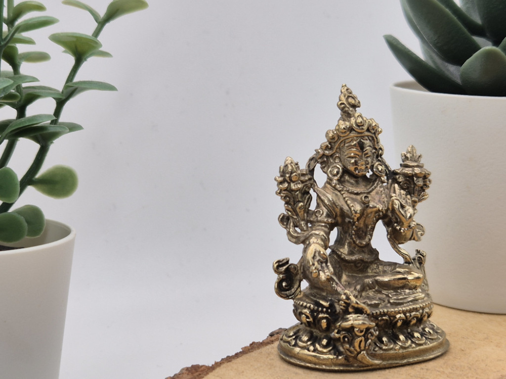 Preview: Grüne Tara aus Messing | Mini Statue | 6 cm | Handgefertigt in Nepal