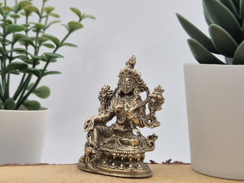 Preview: Grüne Tara aus Messing | Mini Statue | 6 cm | Handgefertigt in Nepal