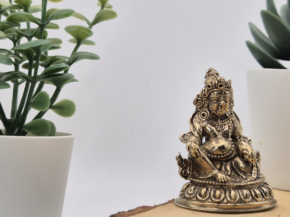 Preview: Kubera / Jambhala aus Messing | Mini Statue | 5,3 cm | Wohlstandsgott | Handgefertigt in Nepal