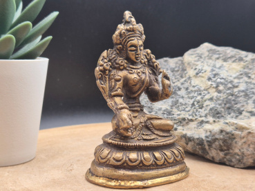 Preview: Fein gearbeitete Statue der White Tara aus Messing, ca. 7,5 cm hoch, ca. 230 g schwer. Symbol für Mitgefühl und Reinheit.