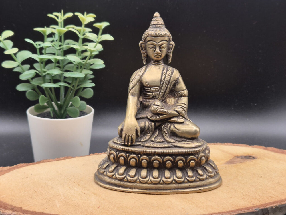Erdender Buddha aus Messing | ca. 11 cm | Mit Lotussockel | Einzelstück