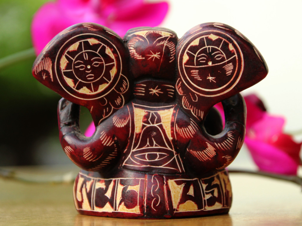 Preview: Ganesh Figur aus Resin mit geschnitztem Design