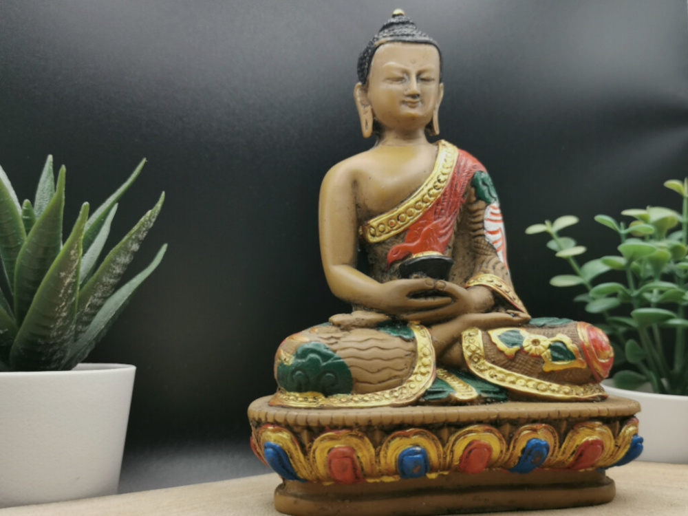 Preview: Meditierender Buddha aus Resin handbemalt aus Nepal