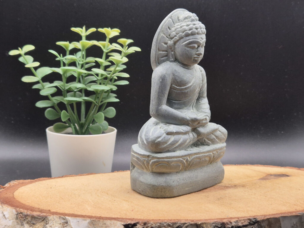 Preview: Meditierender Buddha aus Stein | ca. 11 cm | Handgefertigte Buddha-Figur