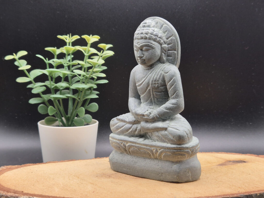 Preview: Meditierender Buddha aus Stein | ca. 11 cm | Handgefertigte Buddha-Figur