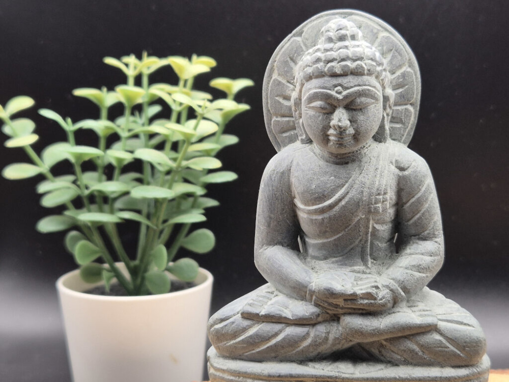 Preview: Meditierender Buddha aus Stein | ca. 11 cm | Handgefertigte Buddha-Figur