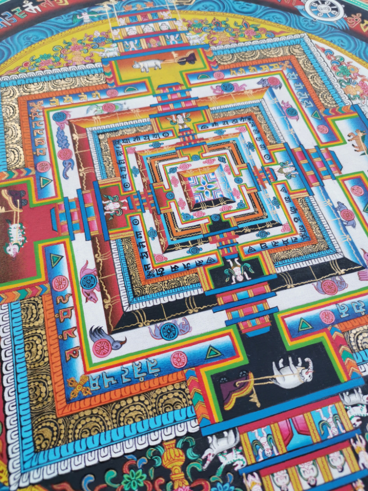 Preview: Handgemaltes Kalachakra-Mandala von Urgen Lama aus Kathmandu, mit echtem Gold veredelt.