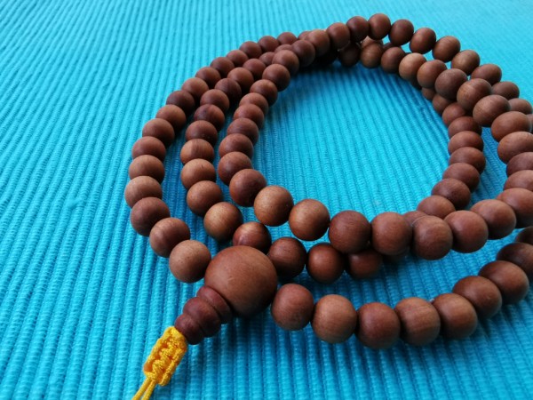 Buddhistische Gebetskette Sandelholz Mala Kette Rosary Holz Armband 5 mm 56 cm 